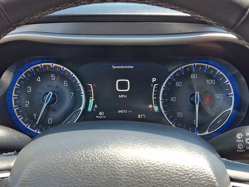 Used 2023 Chrysler Pacifica Touring-L FWD image 26