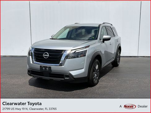 Used 2025 Nissan Pathfinder SV FWD image 1