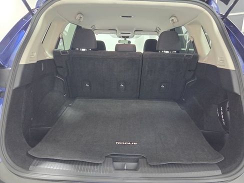 Used 2023 Nissan Rogue S FWD image 12