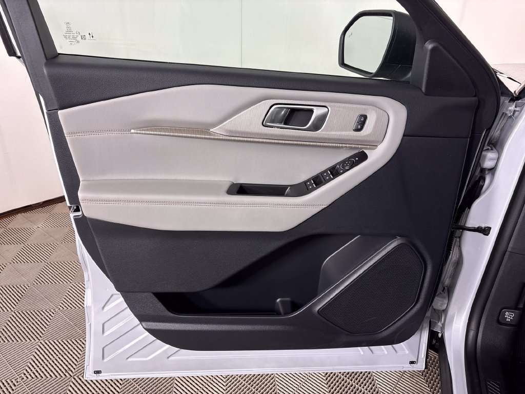 New 2026 Ford Explorer Active w/ Active Comfort Package RWD image 16