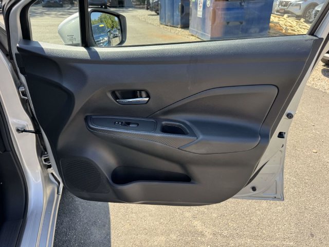 Used 2024 Nissan Versa SV FWD image 8