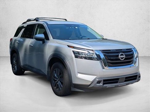 Used 2022 Nissan Pathfinder SV FWD image 3