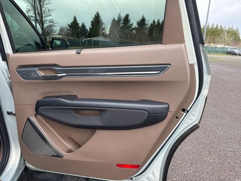 Used 2024 Kia EV9 GT-Line image 32