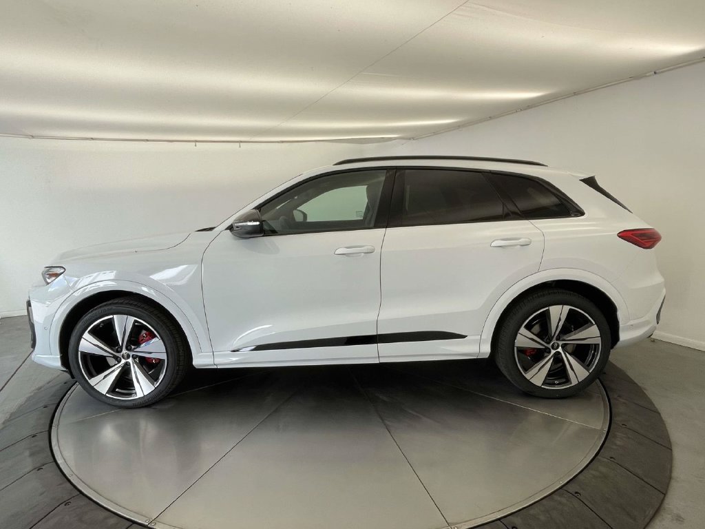 New 2026 Audi SQ5 Premium Plus AWD/4WD image 2