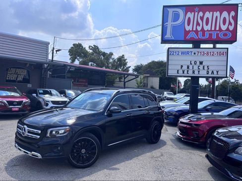 Used 2023 Mercedes-Benz GLB 250 4MATIC w/ Premium Package image 1