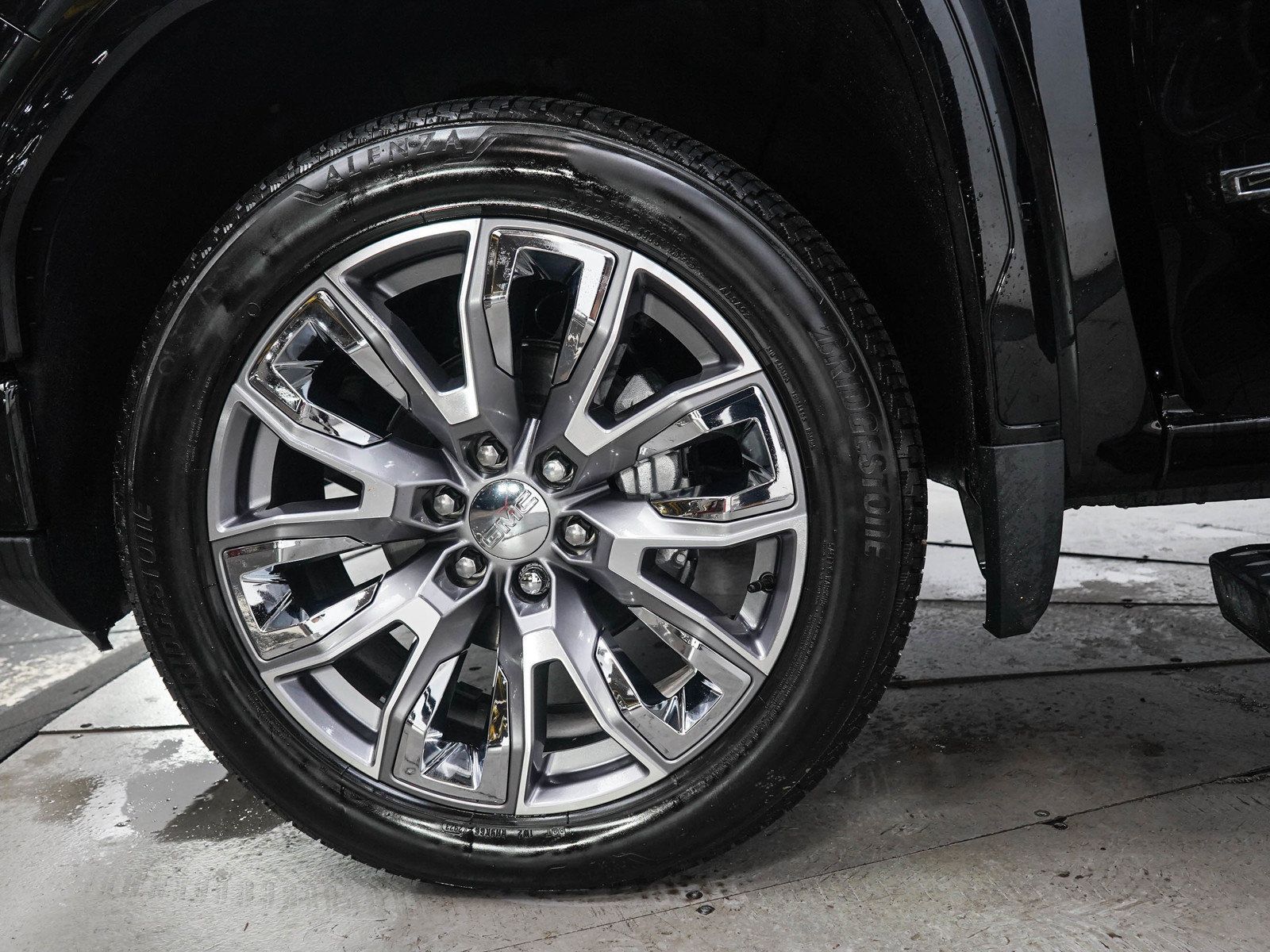 Used 2024 GMC Sierra 1500 Denali AWD/4WD image 30
