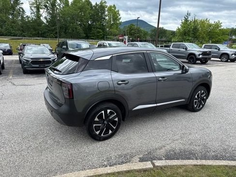 Certified 2025 Nissan Kicks SV AWD/4WD image 24