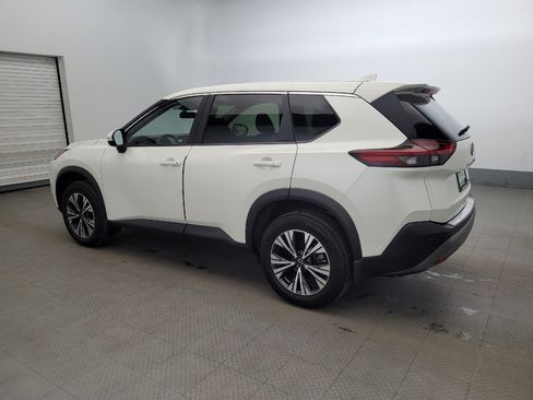 Used 2023 Nissan Rogue SV image 3