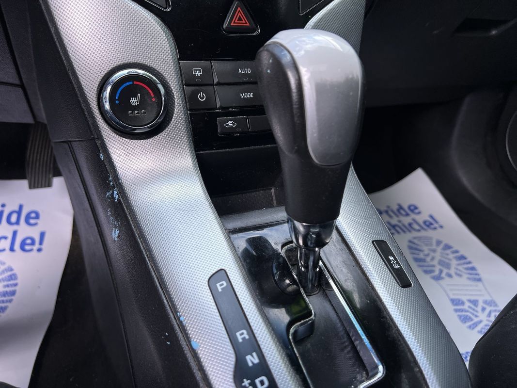 Used 2015 Chevrolet Cruze LTZ w/ Sun, Sound and Sport Package FWD image 23