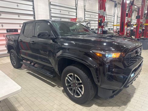 Used 2025 Toyota Tacoma TRD Sport image 48