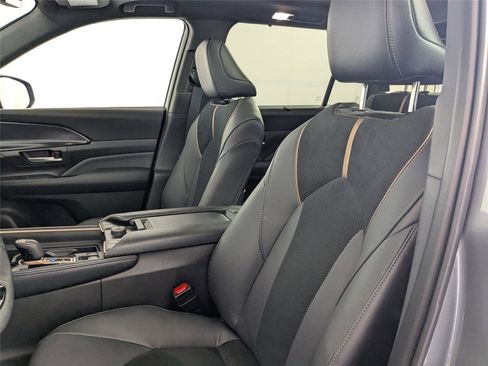 Certified 2026 Toyota Grand Highlander AWD Hybrid image 12