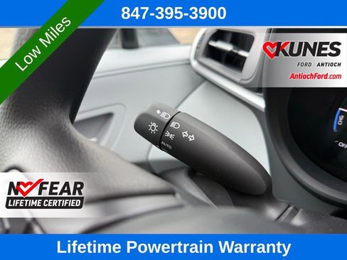 Used 2025 Toyota Sienna LE image 40