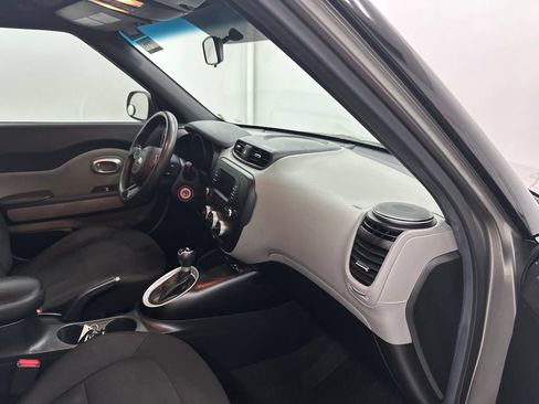 Used 2017 Kia Soul FWD image 21