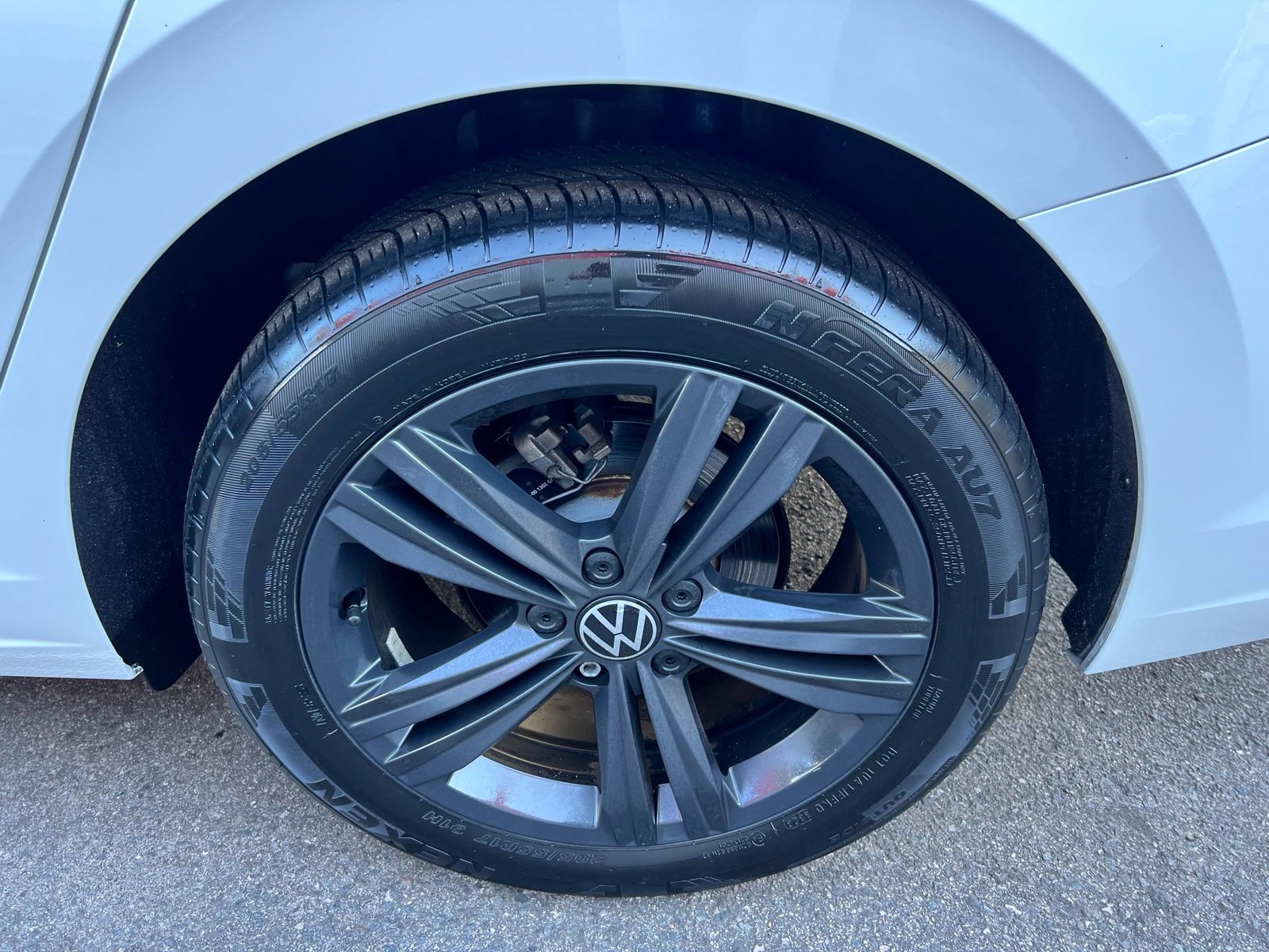 Used 2024 Volkswagen Jetta SE w/ Panoramic Sunroof Package FWD image 16