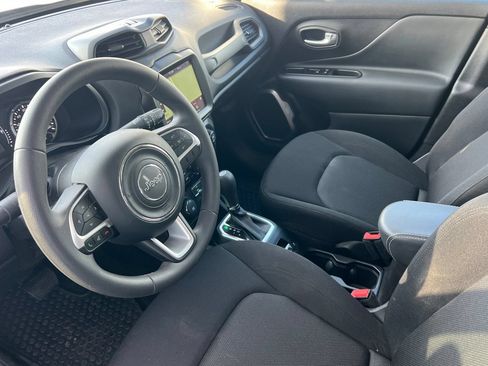 Used 2023 Jeep Renegade Latitude AWD/4WD image 11