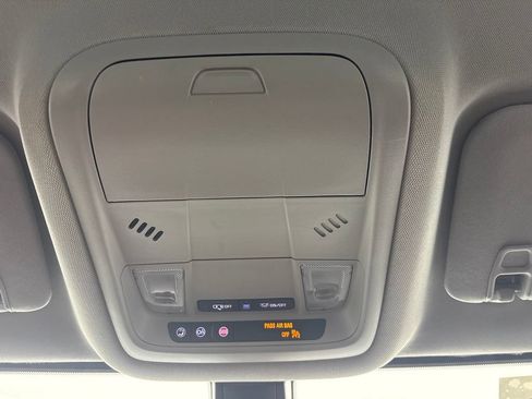 Used 2020 GMC Acadia SLE w/ Driver Convenience Package FWD image 33