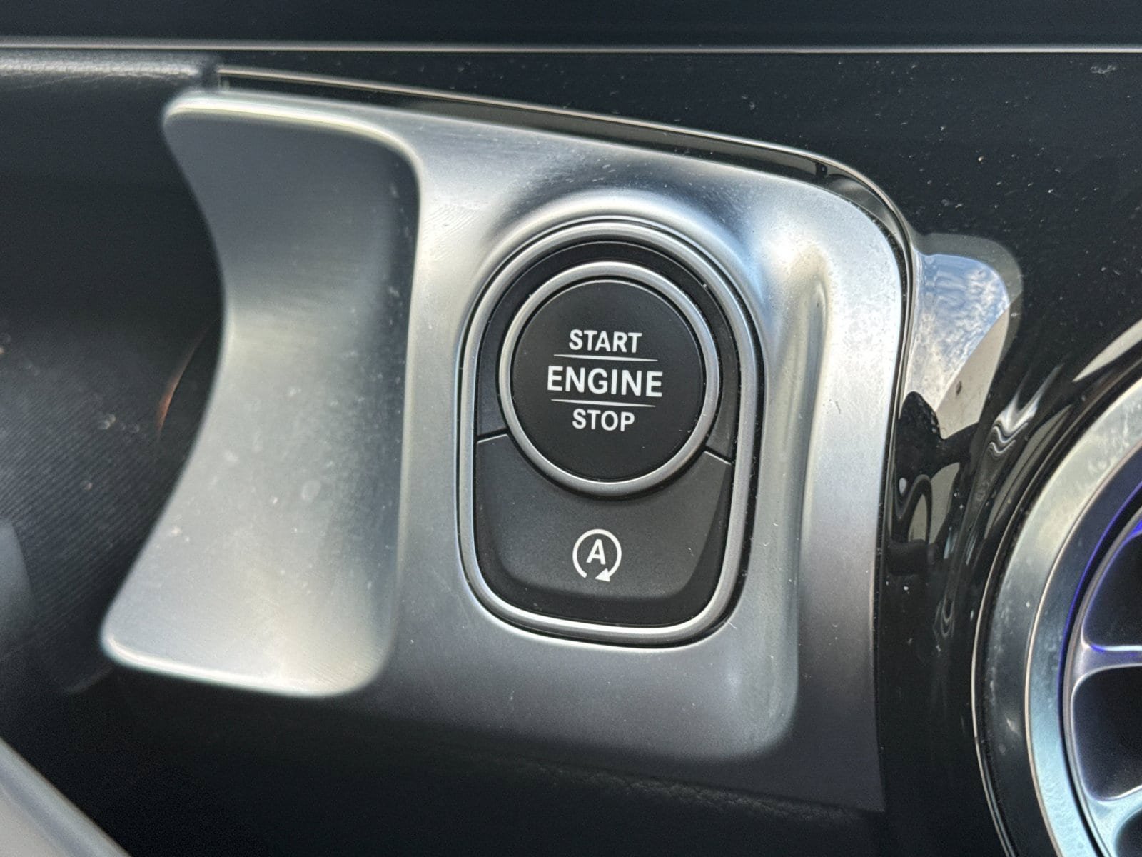 Used 2023 Mercedes-Benz GLB 250 4MATIC image 21