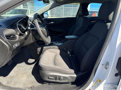 Used 2025 Chevrolet Malibu LT FWD image 12