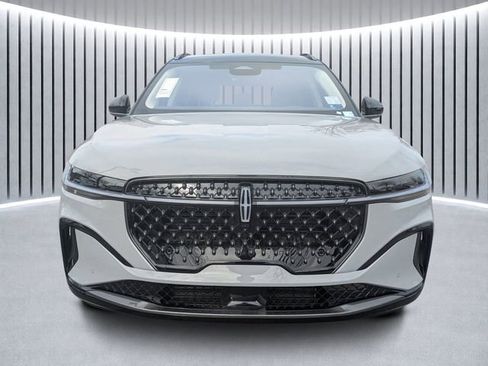 New 2026 Lincoln Nautilus Reserve image 7