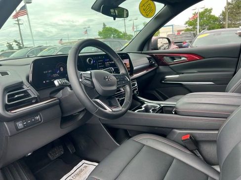 Used 2024 Chevrolet Traverse Z71 AWD/4WD image 16