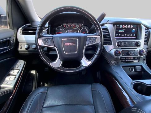 Used 2019 GMC Yukon XL SLT w/ Open Road Package AWD/4WD image 6