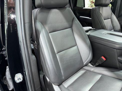 Used 2022 Chevrolet Tahoe Z71 w/ Luxury Package AWD/4WD image 64