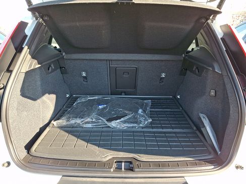 Used 2023 Volvo XC40 B5 Plus w/ Driver Assist Package image 28