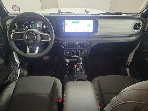 Used 2025 Jeep Wrangler Unlimited Sahara w/ Safety Group image 22