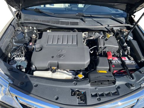 Used 2014 Toyota Camry XLE image 7