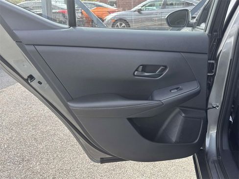 Used 2025 Nissan Sentra SV image 10