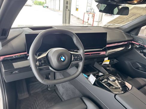 New 2027 BMW 530i xDrive w/ Premium Package AWD/4WD image 17