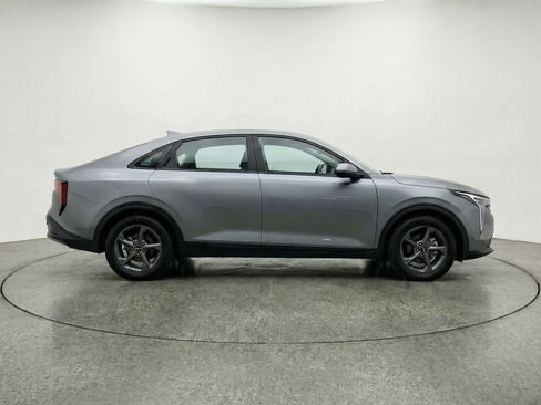 Used 2025 Kia K4 LXS image 11