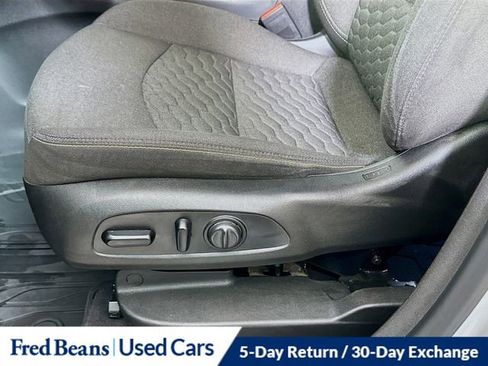 Used 2021 Chevrolet Equinox LT image 19