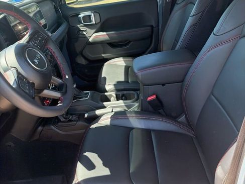 Used 2024 Jeep Wrangler Unlimited Rubicon image 15