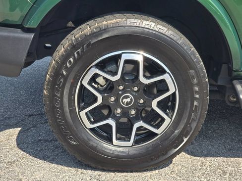 Used 2025 Ford Bronco Outer Banks AWD/4WD image 13