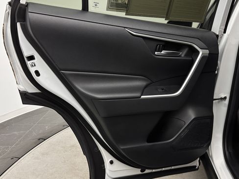 Used 2019 Toyota RAV4 XLE image 25