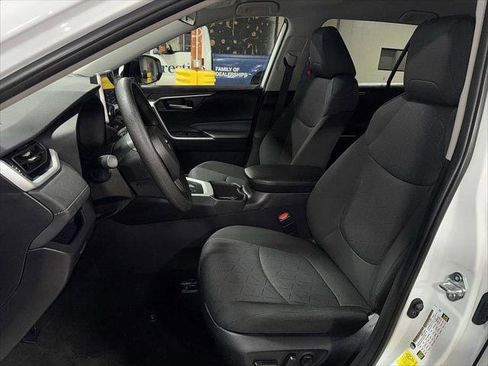 Certified 2025 Toyota RAV4 XLE AWD/4WD image 15