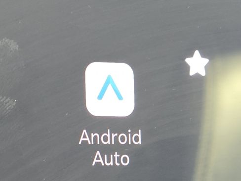 Used 2022 Chrysler Pacifica Touring-L image 3