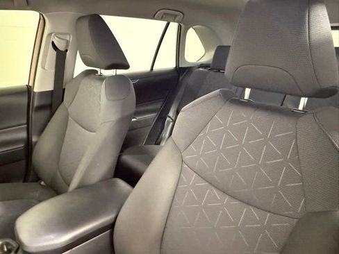 Used 2020 Toyota RAV4 XLE FWD image 28