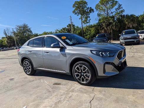 Used 2025 BMW X2 xDrive28i image 2