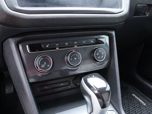 Used 2024 Volkswagen Tiguan S image 23