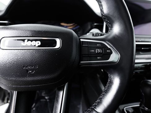 Used 2022 Jeep Compass Latitude w/ Sun and Sound Group AWD/4WD image 32