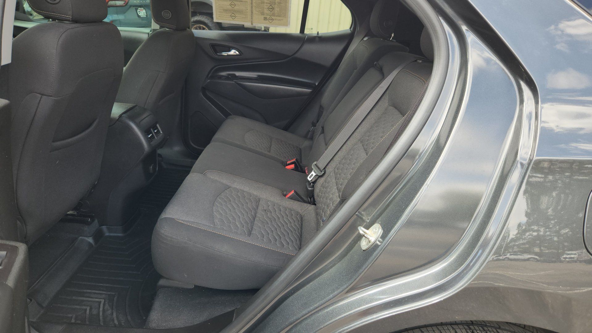 Used 2018 Chevrolet Equinox LT AWD/4WD image 19