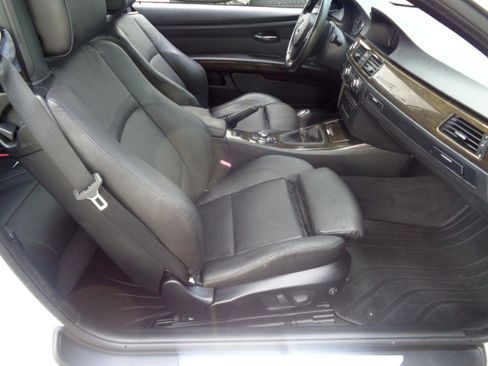 Used 2013 BMW 335i Convertible RWD image 31