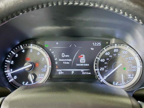 Used 2021 Toyota Highlander XLE image 19