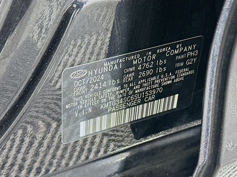 Used 2025 Genesis G70 2.5T RWD image 12
