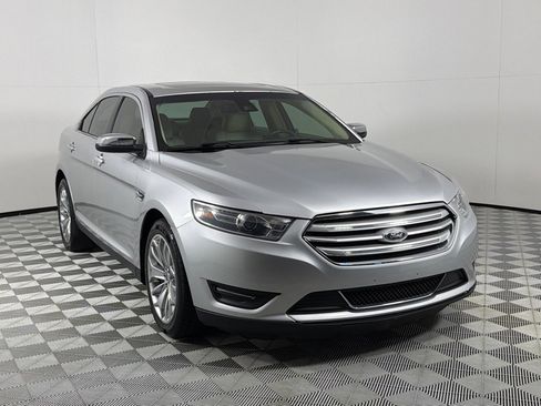 Used 2018 Ford Taurus Limited FWD image 3