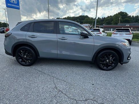 Certified 2024 Honda HR-V Sport image 3