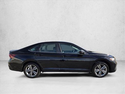 Certified 2023 Volkswagen Jetta SE FWD image 4
