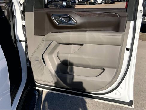 Used 2021 Chevrolet Tahoe Z71 w/ Z71 Signature Package image 21